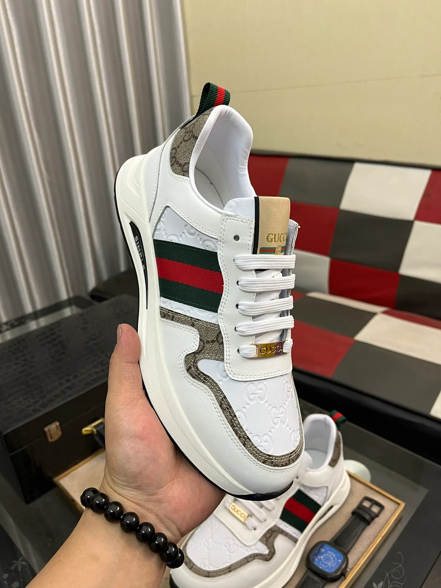 Men's shoes💰420⌚️⌚️[GUCCI] Gucci men's casual shoes are absolutely popular🔥The ultimate matching item for trendy men! The charm of super texture is irresistible, the main recommendation, the flower leather color is bright! The upper is made of high-quality cowhide with branded fabrics, pigskin lining for the feet, and wear-resistant rubber sole, which is noble and elegant! Extremely comfortable🎁🎁You can be as handsome as you want💪 38-442️⃣colors available